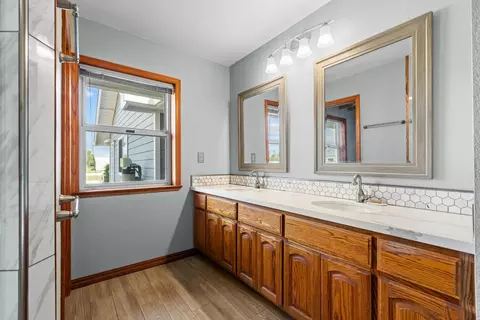 Bath - 323 Elverta Meadows Ct, Elverta, CA 95626 photo 3 of 4