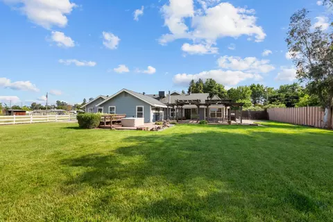 Exterior - 323 Elverta Meadows Ct, Elverta, CA 95626 photo 9 of 19
