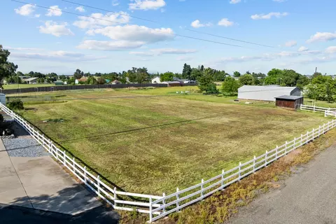 View/Area - 323 Elverta Meadows Ct, Elverta, CA 95626 photo 9 of 11