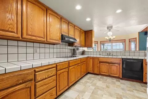 Kitchen - 323 Elverta Meadows Ct, Elverta, CA 95626 photo 1 of 3