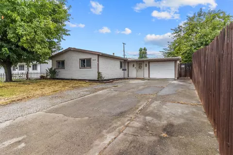 Exterior - 3319 U St, Antelope, CA 95843 photo 2 of 2