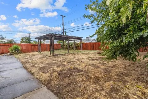 Exterior - 3319 U St, Antelope, CA 95843 photo 1 of 2
