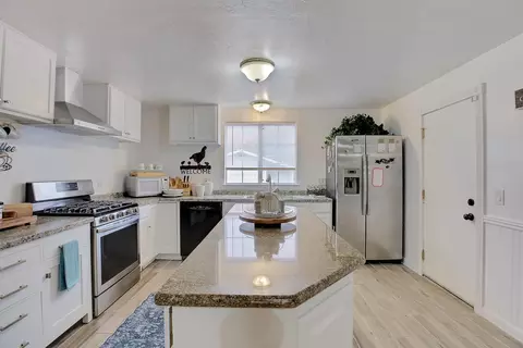 Kitchen - 1408 Hazel St, Gridley, CA 95948 photo 2 of 5