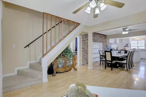 Entry Way - 1408 Hazel St, Gridley, CA 95948 photo 3 of 9