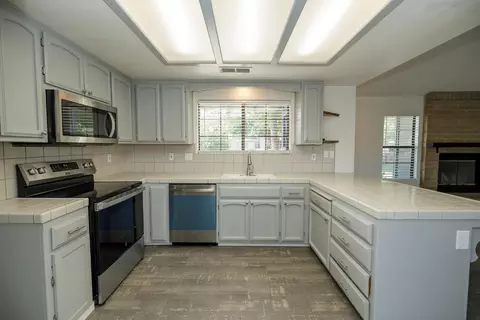 Kitchen - 2325 Manor Oak Dr, Modesto, CA 95355 photo 3 of 5