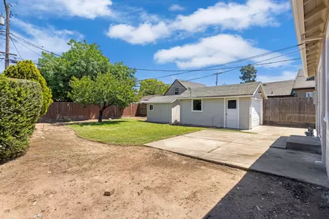 Exterior - 918 S Lee Ave, Lodi, CA 95240 photo 5 of 9