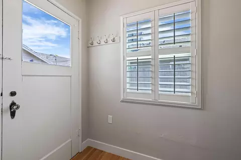 Entry Way - 918 S Lee Ave, Lodi, CA 95240 photo 1 of 2