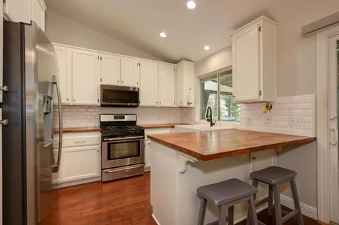 Kitchen - 5722 Silverleaf Dr, Foresthill, CA 95631 photo 3 of 5