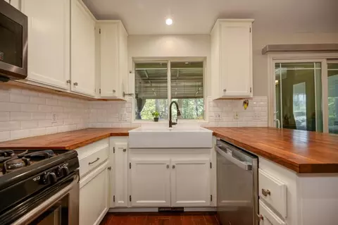 Kitchen - 5722 Silverleaf Dr, Foresthill, CA 95631 photo 1 of 5
