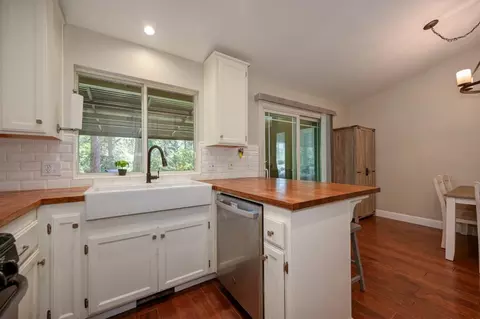 Kitchen - 5722 Silverleaf Dr, Foresthill, CA 95631 photo 5 of 5