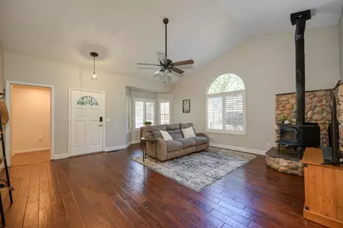 Entry Way - 5722 Silverleaf Dr, Foresthill, CA 95631 photo 1 of 1