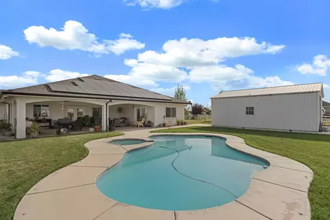 Exterior - 4184 Gemstone Dr, Acampo, CA 95220 photo 8 of 11