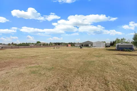 Exterior - 4184 Gemstone Dr, Acampo, CA 95220 photo 10 of 11