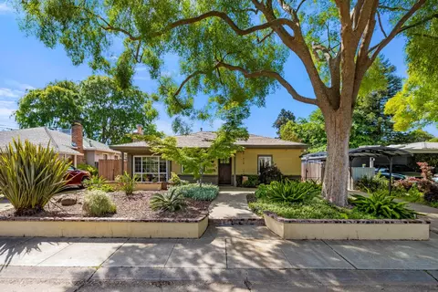 524 Sandburg Dr, Sacramento, CA 95819