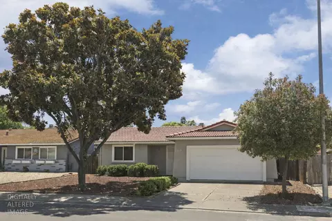 Exterior - 1118 Fallbrook Dr, Stockton, CA 95210 photo 1 of 11
