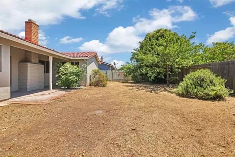 Exterior - 1118 Fallbrook Dr, Stockton, CA 95210 photo 2 of 11