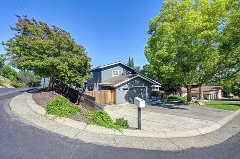 3855 N Lakeshore Blvd, Loomis, CA 95650