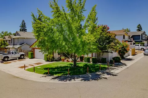8113 Bellsbrae Dr, Antelope, CA 95843 photo 3