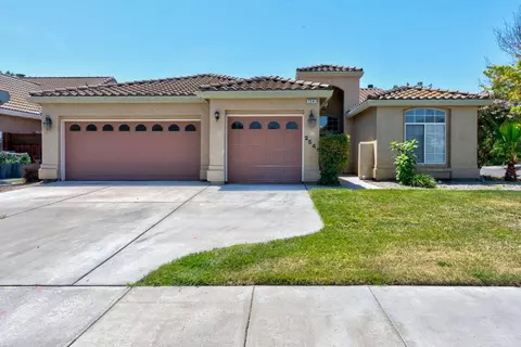 2541 Canvasback Dr, Los Banos, CA 93635