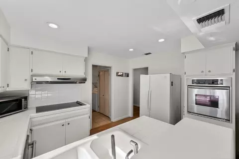 Kitchen - 6431 Madison Ave, Carmichael, CA 95608 photo 4 of 4
