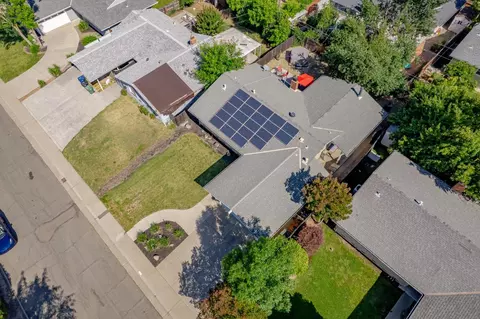 View/Area - 6431 Madison Ave, Carmichael, CA 95608 photo 4 of 21