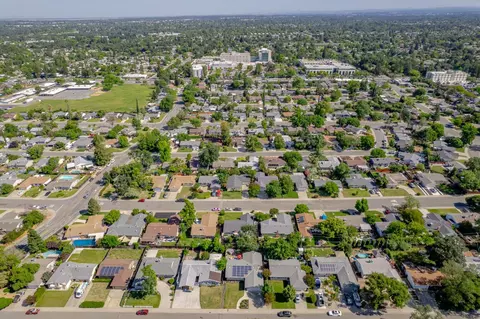 View/Area - 6431 Madison Ave, Carmichael, CA 95608 photo 20 of 21