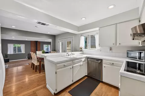 Kitchen - 6431 Madison Ave, Carmichael, CA 95608 photo 2 of 4