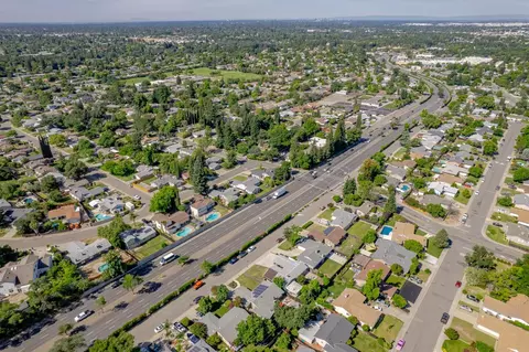 View/Area - 6431 Madison Ave, Carmichael, CA 95608 photo 10 of 21