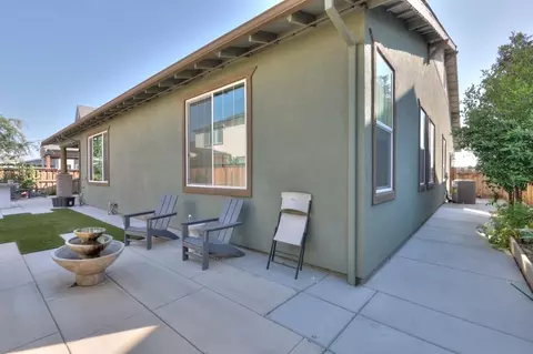 Exterior - 2995 Middlebury Dr, Lathrop, CA 95330 photo 6 of 14