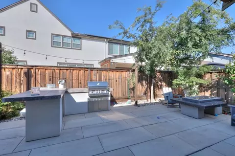 Exterior - 2995 Middlebury Dr, Lathrop, CA 95330 photo 11 of 14