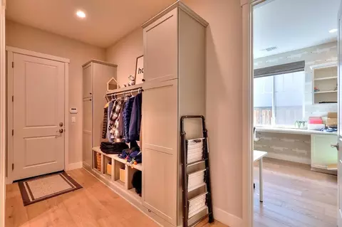 Entry Way - 2995 Middlebury Dr, Lathrop, CA 95330 photo 11 of 12
