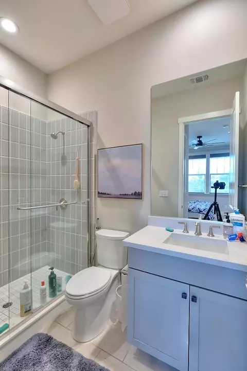 Bath - 2995 Middlebury Dr, Lathrop, CA 95330 photo 1 of 8