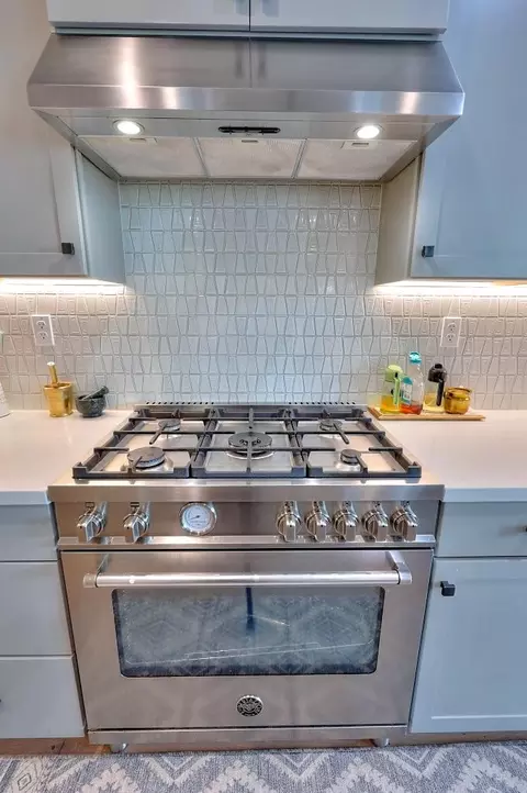Kitchen - 2995 Middlebury Dr, Lathrop, CA 95330 photo 3 of 7