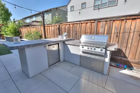 Kitchen - 2995 Middlebury Dr, Lathrop, CA 95330 photo 7 of 7