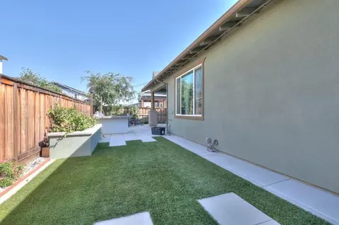 Exterior - 2995 Middlebury Dr, Lathrop, CA 95330 photo 9 of 14
