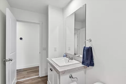 Bath - 3100 Celebrity Ln, Modesto, CA 95350 photo 2 of 4