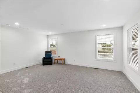 Living - 3100 Celebrity Ln, Modesto, CA 95350 photo 2 of 3