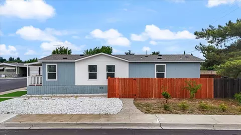 Exterior - 3100 Celebrity Ln, Modesto, CA 95350 photo 4 of 7