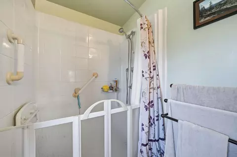 Bath - 69 Mesa De Oro Cir, Sutter Creek, CA 95685 photo 3 of 4