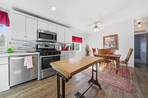 Kitchen - 69 Mesa De Oro Cir, Sutter Creek, CA 95685 photo 2 of 4
