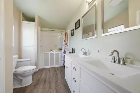 Bath - 69 Mesa De Oro Cir, Sutter Creek, CA 95685 photo 2 of 4