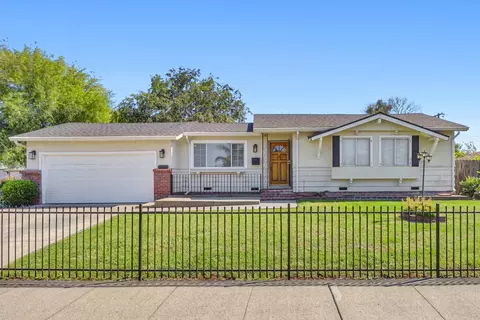 2154 Meadowglen Ave, Sacramento, CA 95832