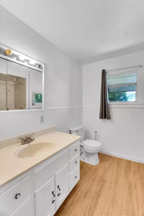 Bath - 6049 Landis, Carmichael, CA 95608 photo 1 of 3