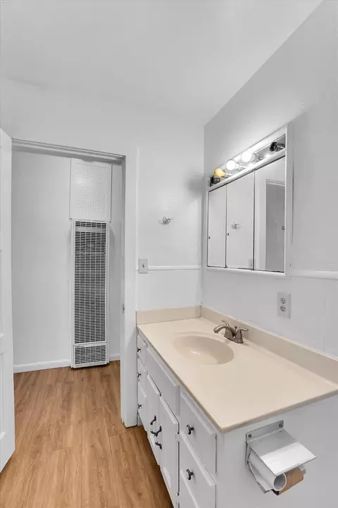 Bath - 6049 Landis, Carmichael, CA 95608 photo 3 of 3