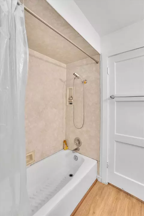 Bath - 6049 Landis, Carmichael, CA 95608 photo 2 of 3