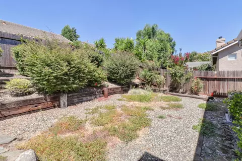 Exterior - 2748 Genesee Dr, Rocklin, CA 95765 photo 3 of 8