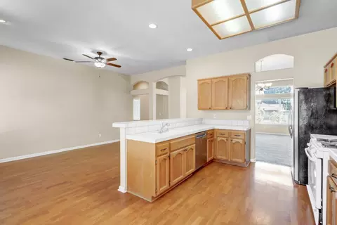 Living - 2748 Genesee Dr, Rocklin, CA 95765 photo 9 of 10