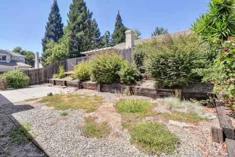 Exterior - 2748 Genesee Dr, Rocklin, CA 95765 photo 4 of 8