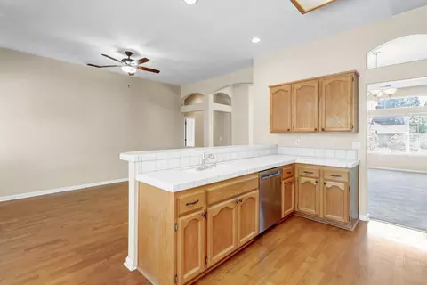 Living - 2748 Genesee Dr, Rocklin, CA 95765 photo 10 of 10