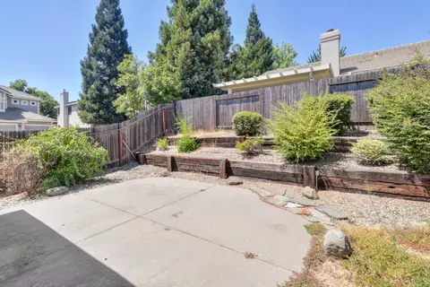 Exterior - 2748 Genesee Dr, Rocklin, CA 95765 photo 5 of 8